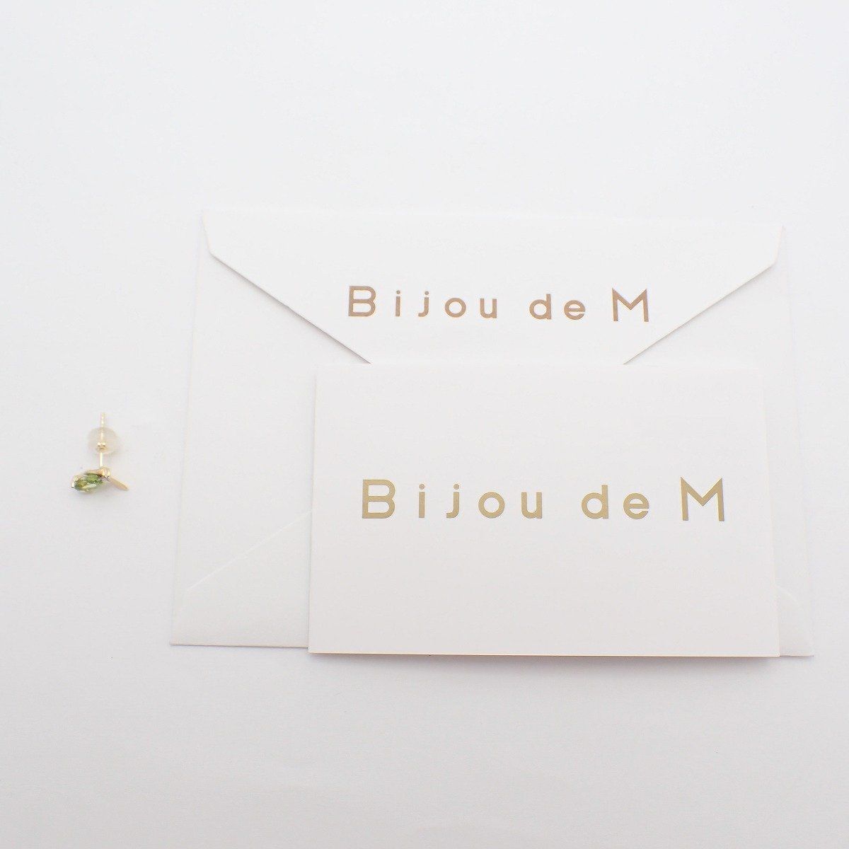 Bijou de M ビジュードM ミニミツバチ ピアス K10YG/ペリドット0.48ct