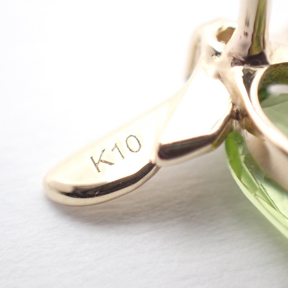 Bijou de M ビジュードM ミニミツバチ ピアス K10YG/ペリドット0.48ct