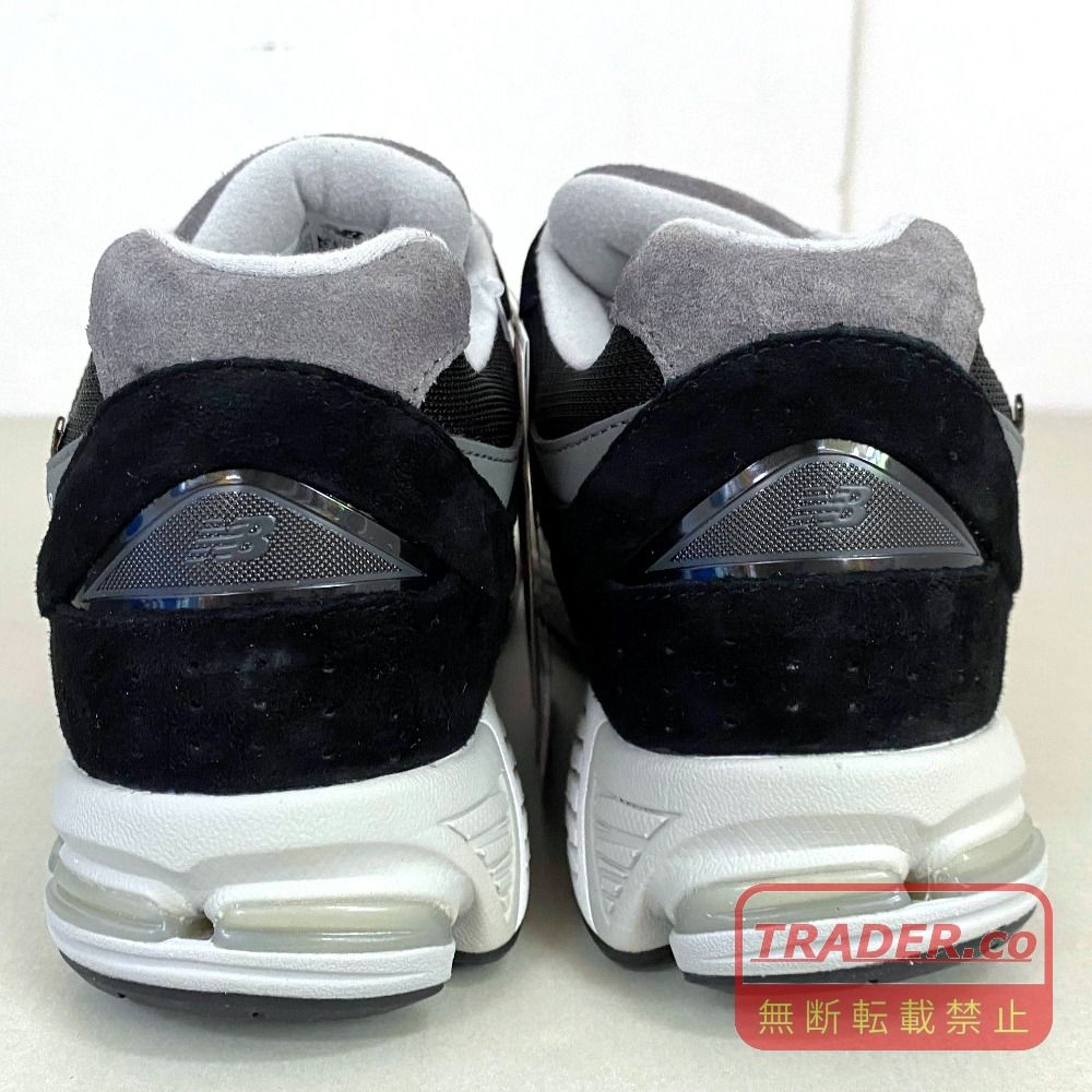 03w28023【タグ/箱付き美品】New Balance 2002R GORE-TEX Black/Gray