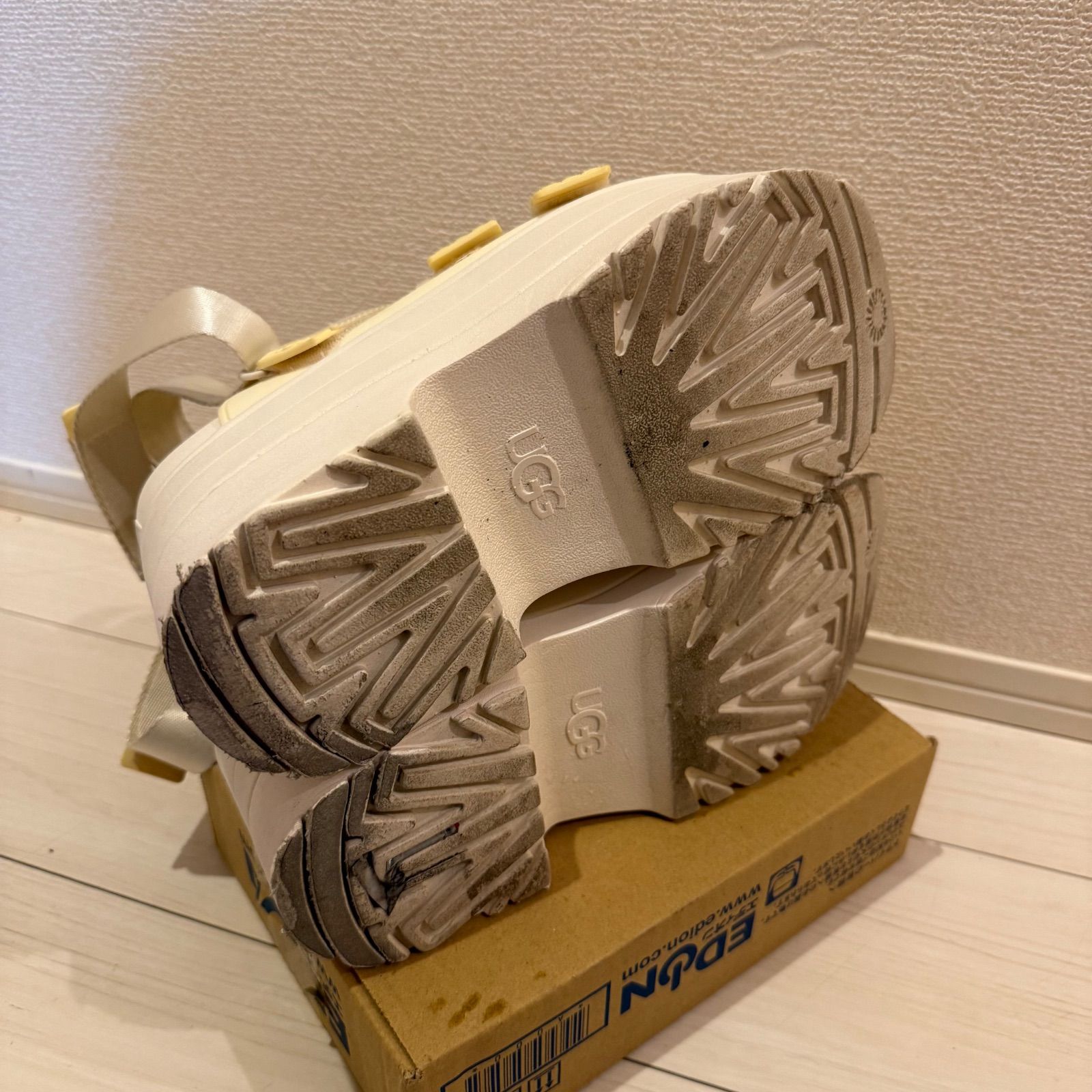 値下げ可能！】UGG GOLDENRISE アグ ゴールデンライズ サンダル 厚底