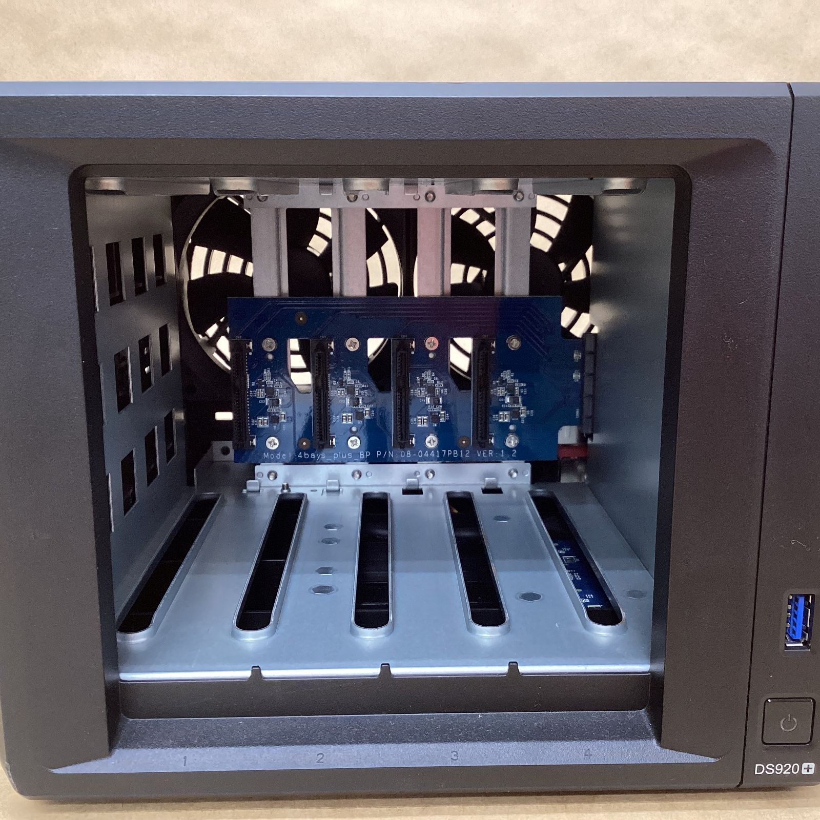 美品】SYNOLOGY DS920+ 4ベイ NAS 8TB 動作確認済 - メルカリ