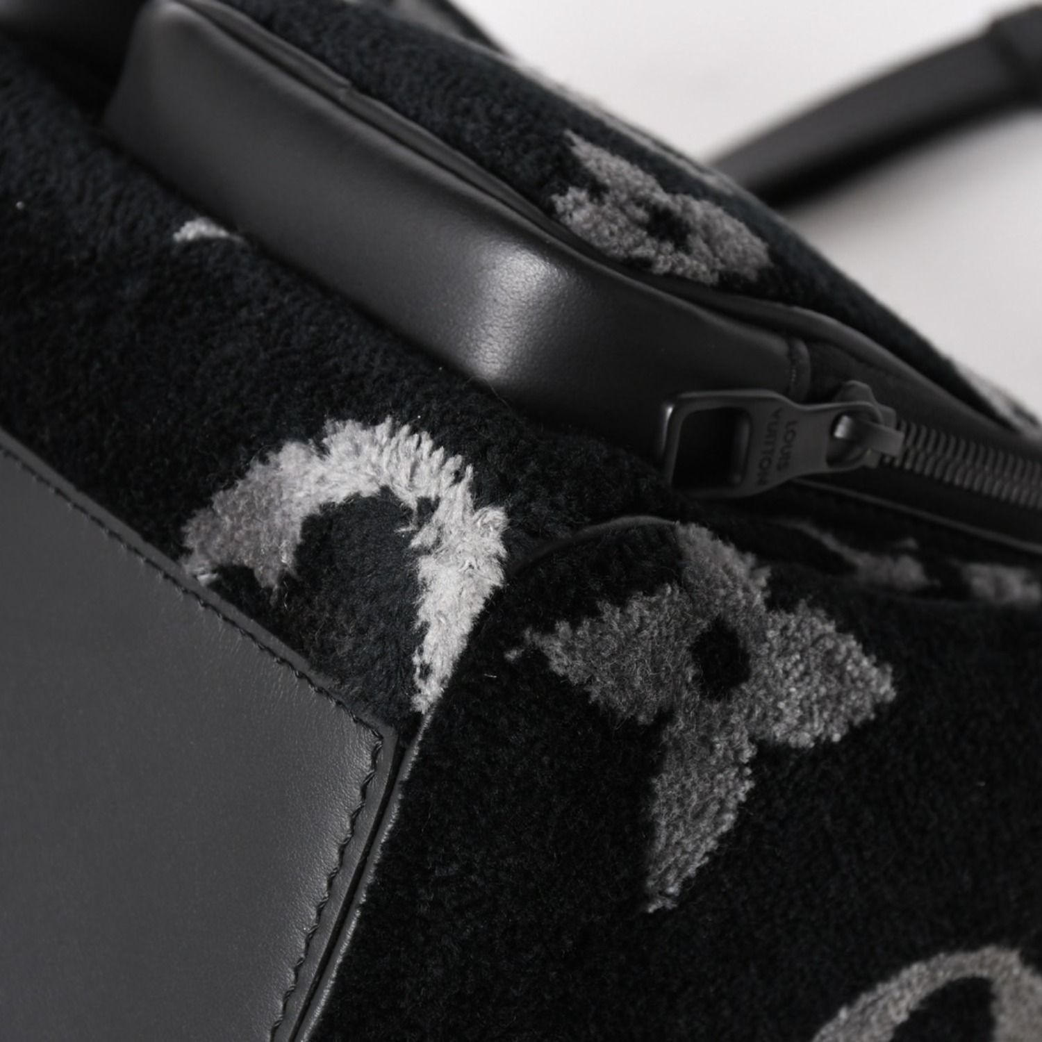 新品同様品 ルイヴィトン LOUIS VUITTON キーポル・バンドリエール 25