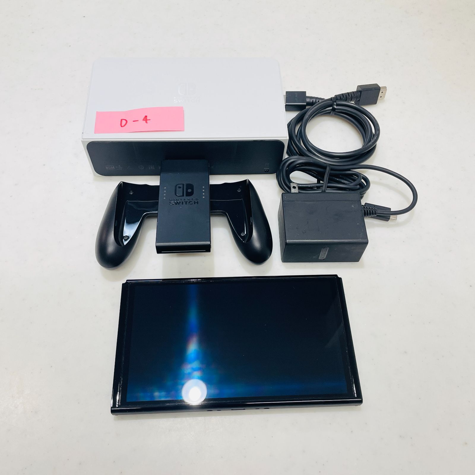 美品 2024年製 Nintendo Switch 有機ELモデル 本体 ホワイトドック
