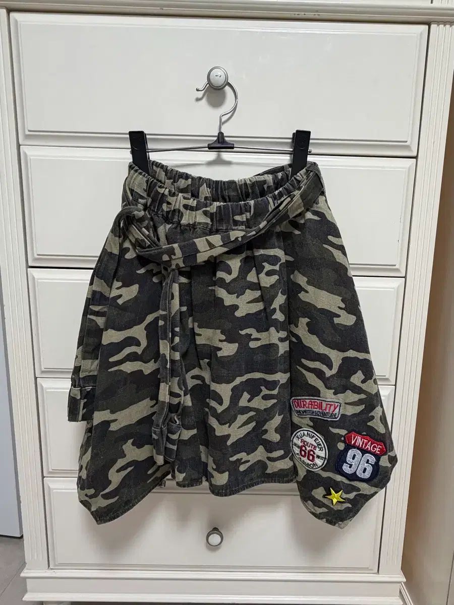 id vintage カモフラージュ ワッペン スカート