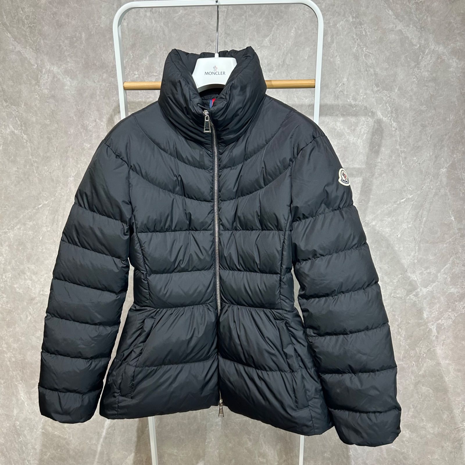 knje09140【QR確認済・極美品2023年】モンクレール/M(L相当 極美品】【22-23年式】 MONCLER モンクレールダウンジャケットGUERY