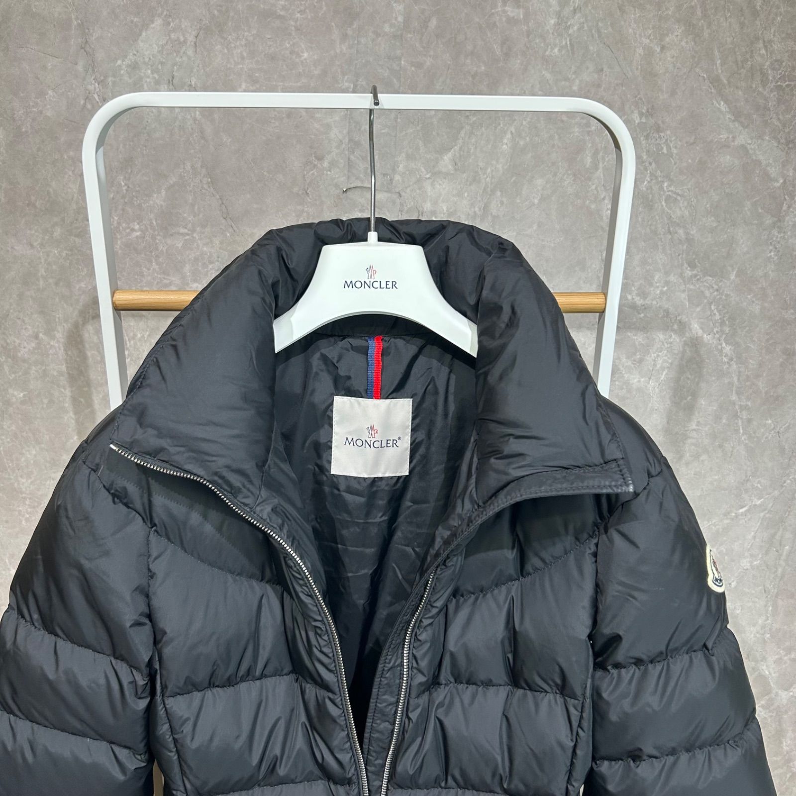 極美品】【22-23年式】 MONCLER モンクレールダウンジャケットGUERY