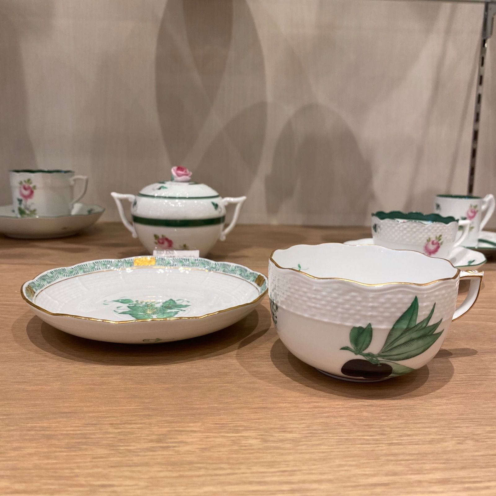 た*ん様 新品　HEREND ヘレンド アピシウスのハーブ 3点セット&オーブン ヘレンド アピシウスのハーブ カップ&ソーサー 1客 新C8-0723☆ - メルカリ
