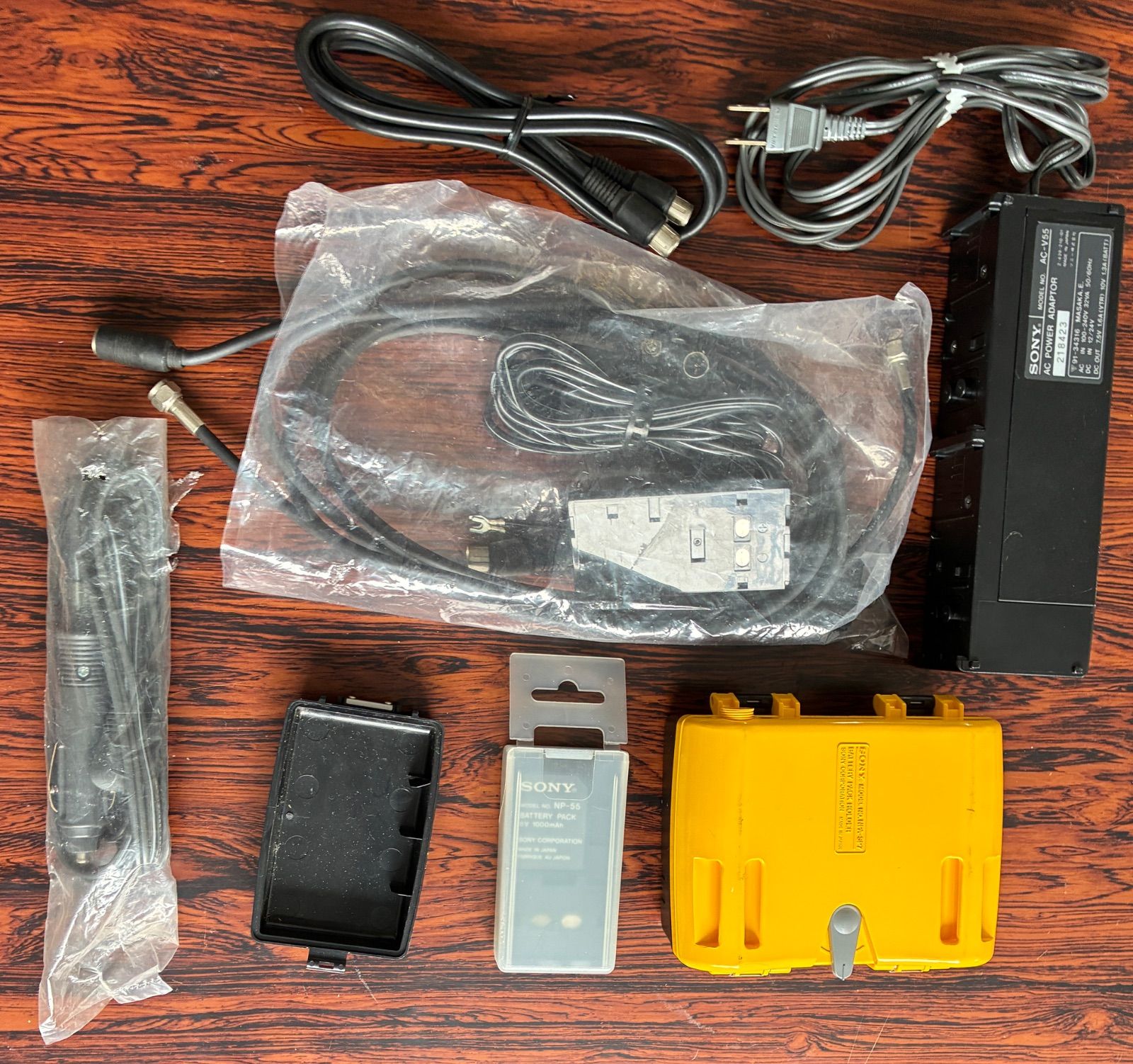 ジャンク品 ソニー Handycam SPORTS CCD-SP5 ビデオカメラ レトロ 動作