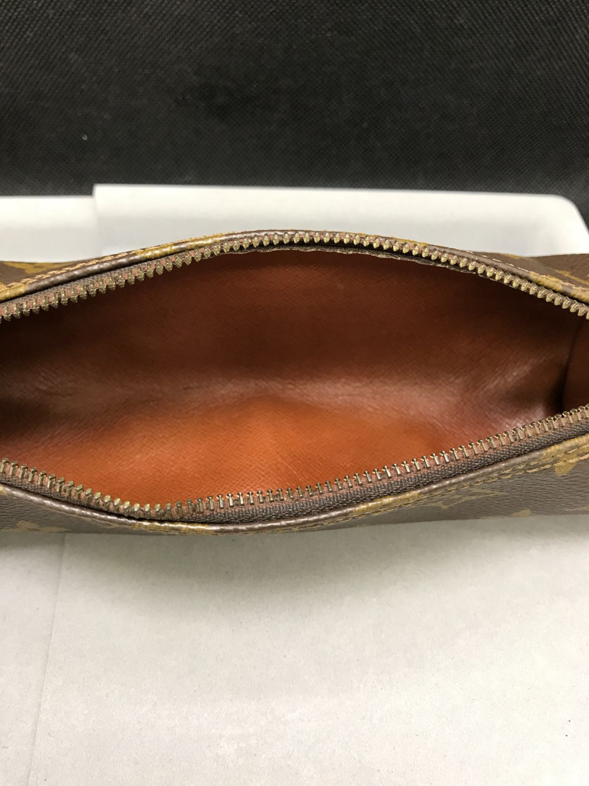LOUIS VUITTON ルイヴィトン ポーチ ペンケース トゥルースロンド