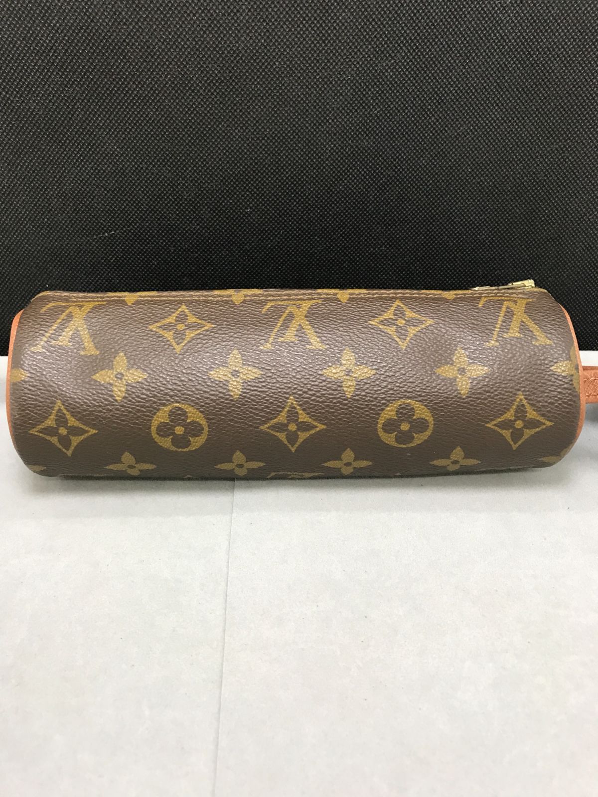 LOUIS VUITTON ルイヴィトン ポーチ ペンケース トゥルースロンド