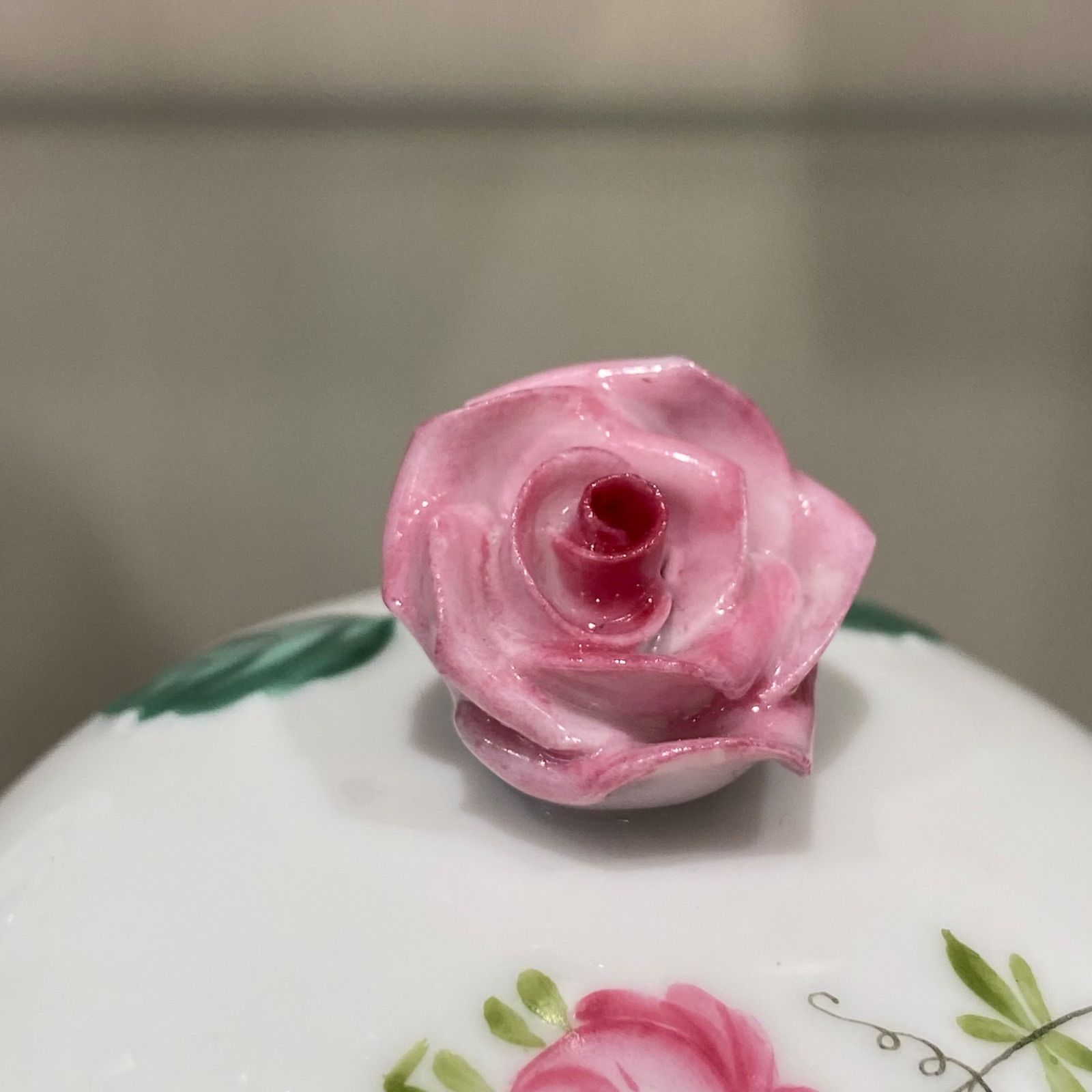 ヘレンド ウィーンの薔薇 マルボンボンバラ 蓋物 小物入れ 新C8-0723