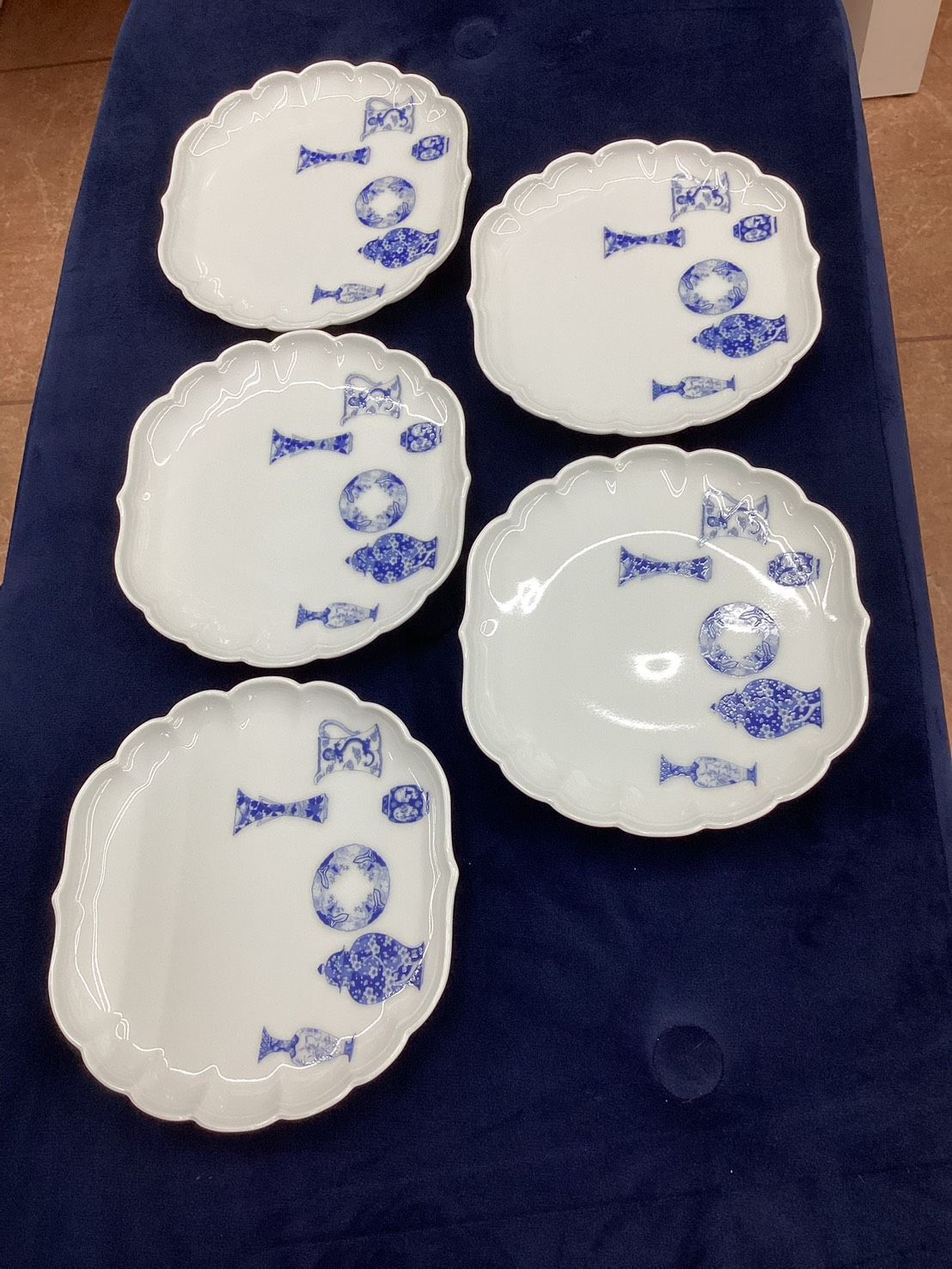 高級有田焼】深川製磁 ブルーチャイナ 菊中サービス揃 5枚セット