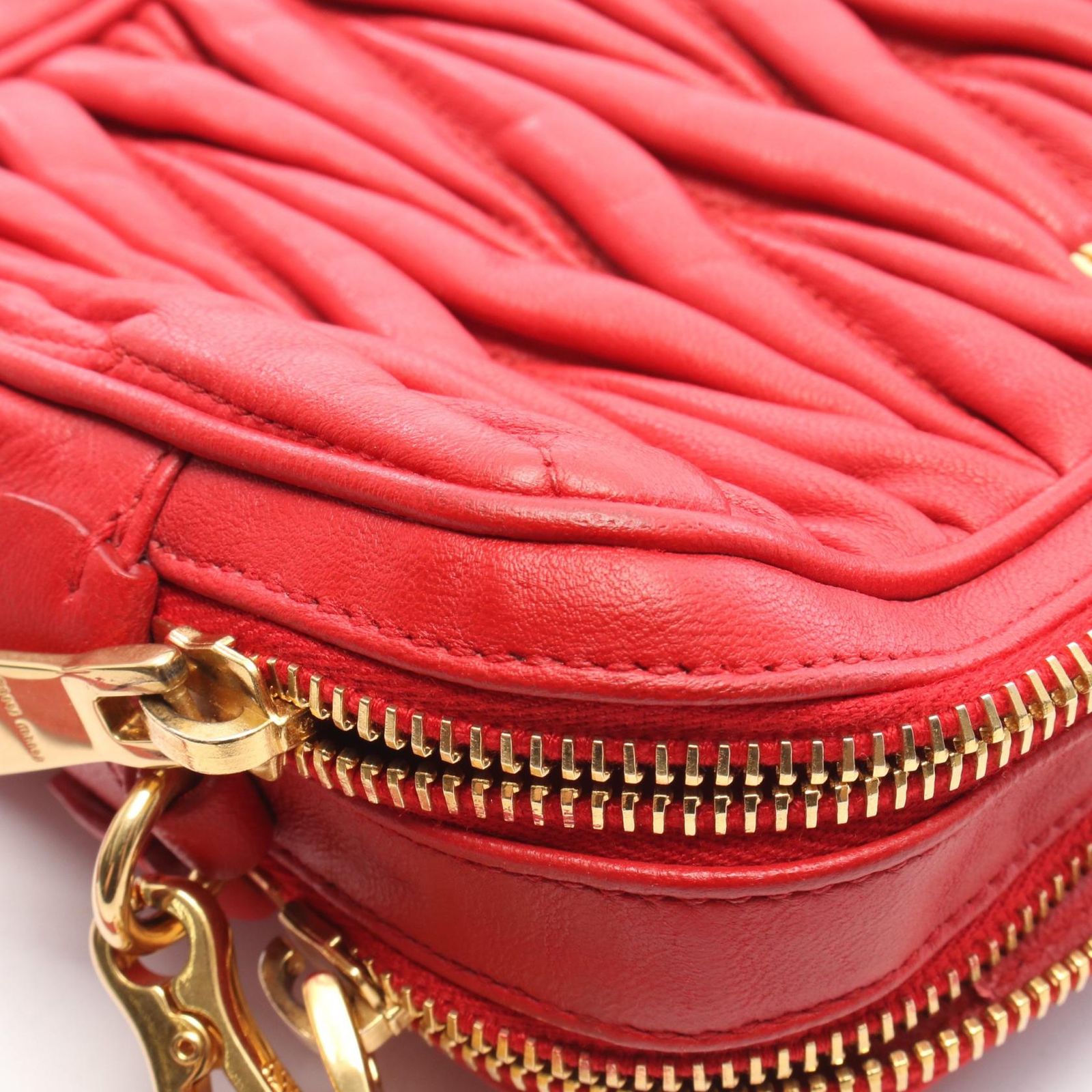 ミュウ ミュウ Miu Miu ショルダーバッグ マテラッセ レッド