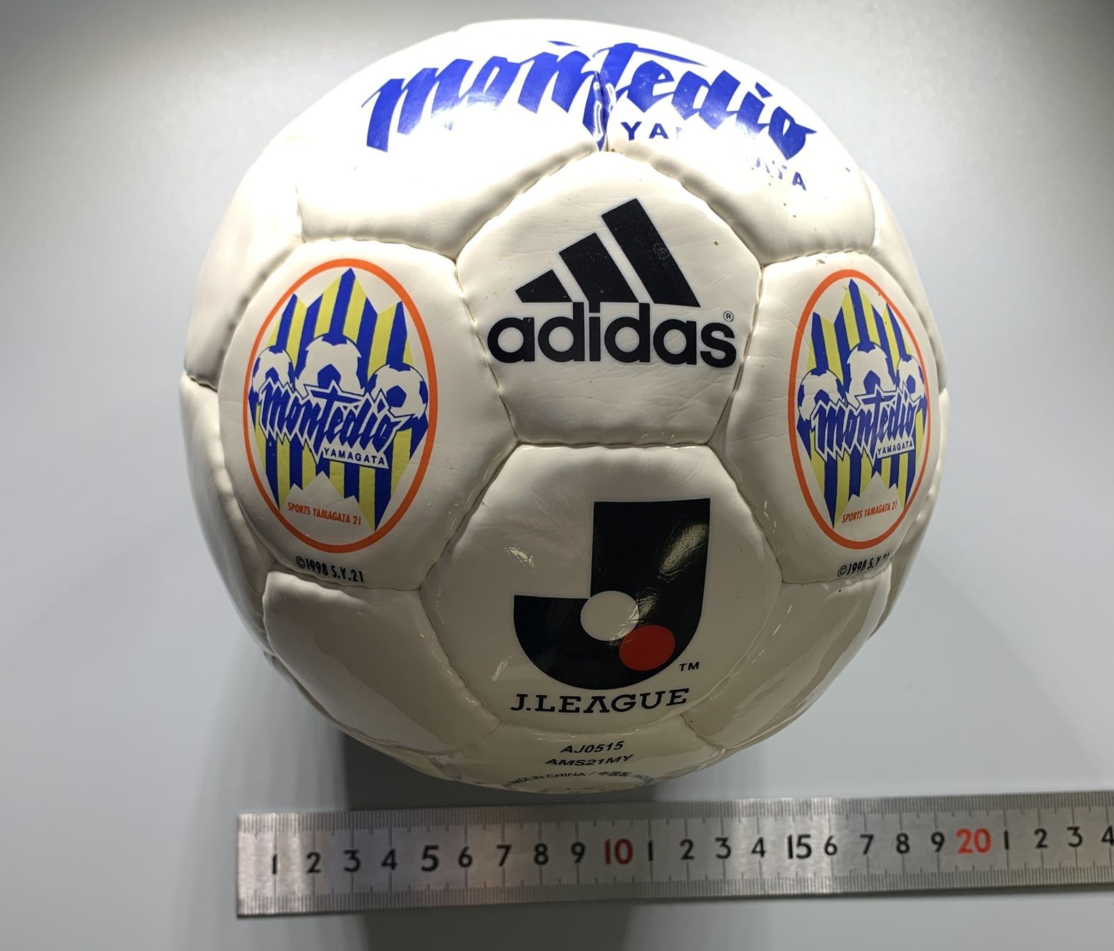 モンテディオ山形 1998 サイン入りミニサッカーボール_284070 - メルカリ