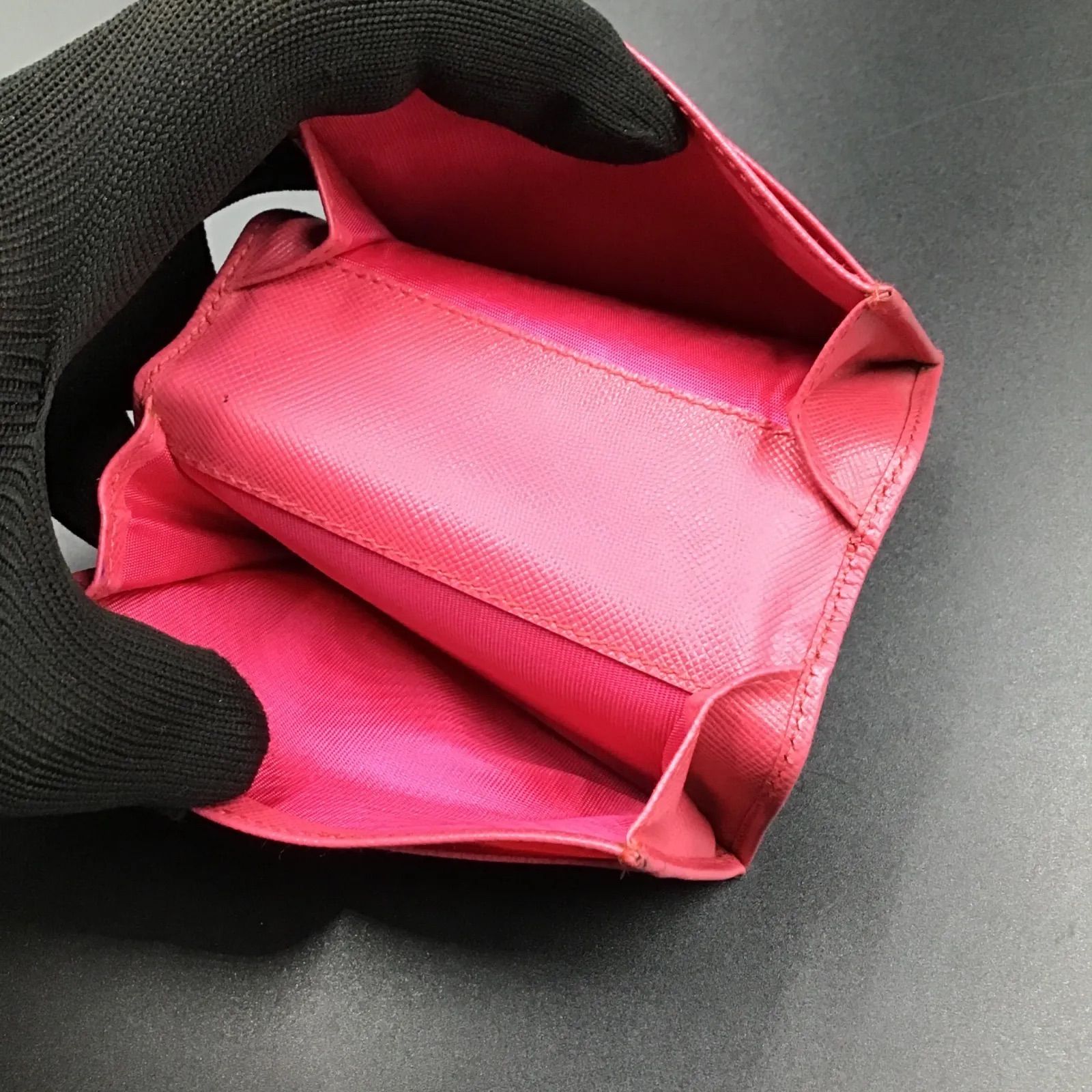 PRADA プラダ サフィアーノレザー カードケース 名刺入れ ピンク ゴールドロゴ PRADA プラダ サフィアーノレザー カードケース 名刺入れ ピンク ゴールドロゴ