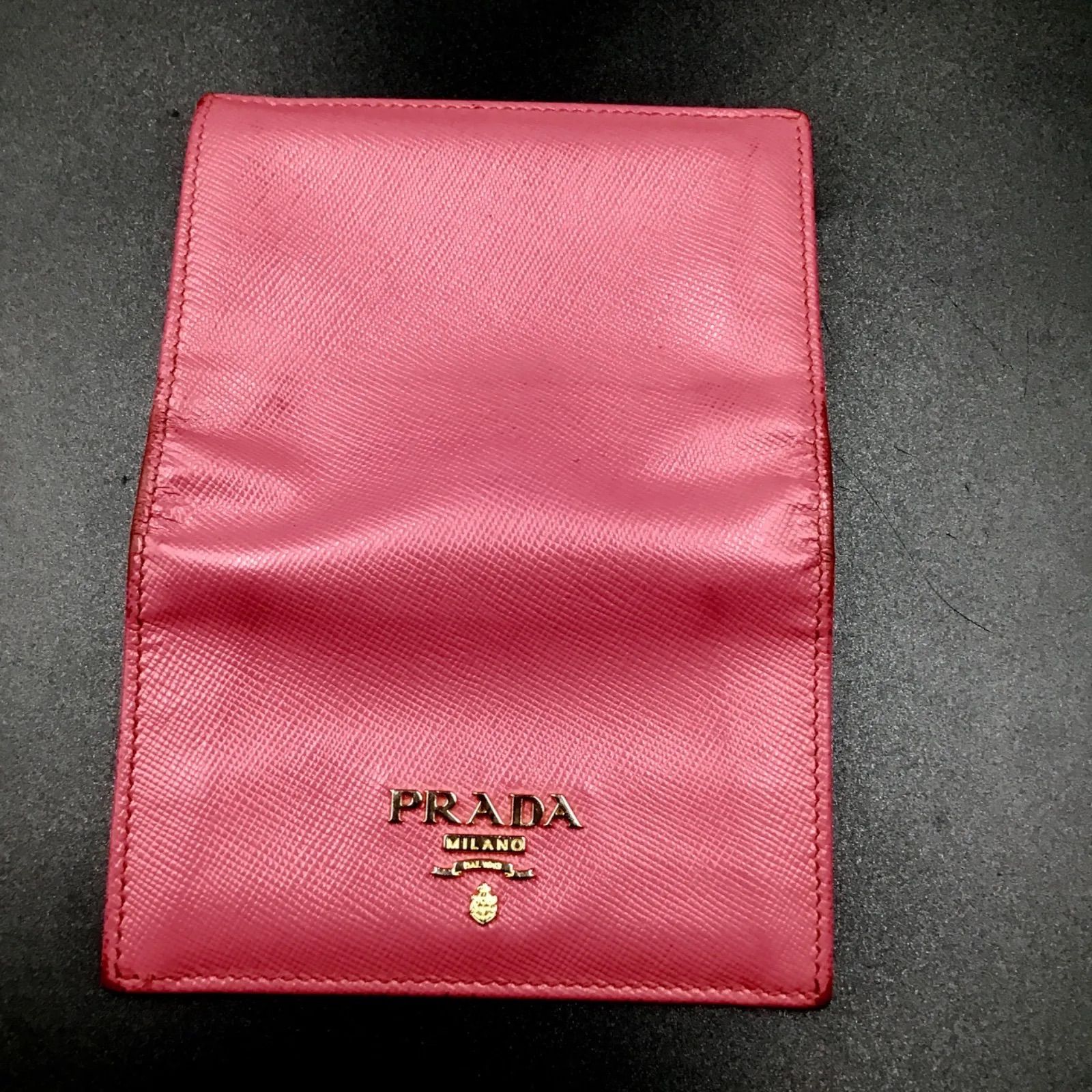 PRADA プラダ サフィアーノレザー カードケース 名刺入れ ピンク ゴールドロゴ PRADA プラダ サフィアーノレザー カードケース 名刺入れ ピンク ゴールドロゴ