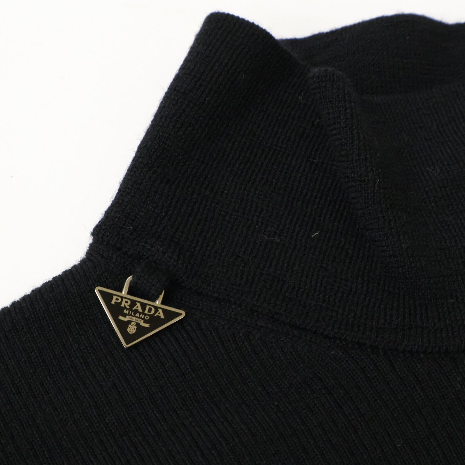 PRADA プラダ 【国内正規/25年製】P26567 トライアングルロゴプレート