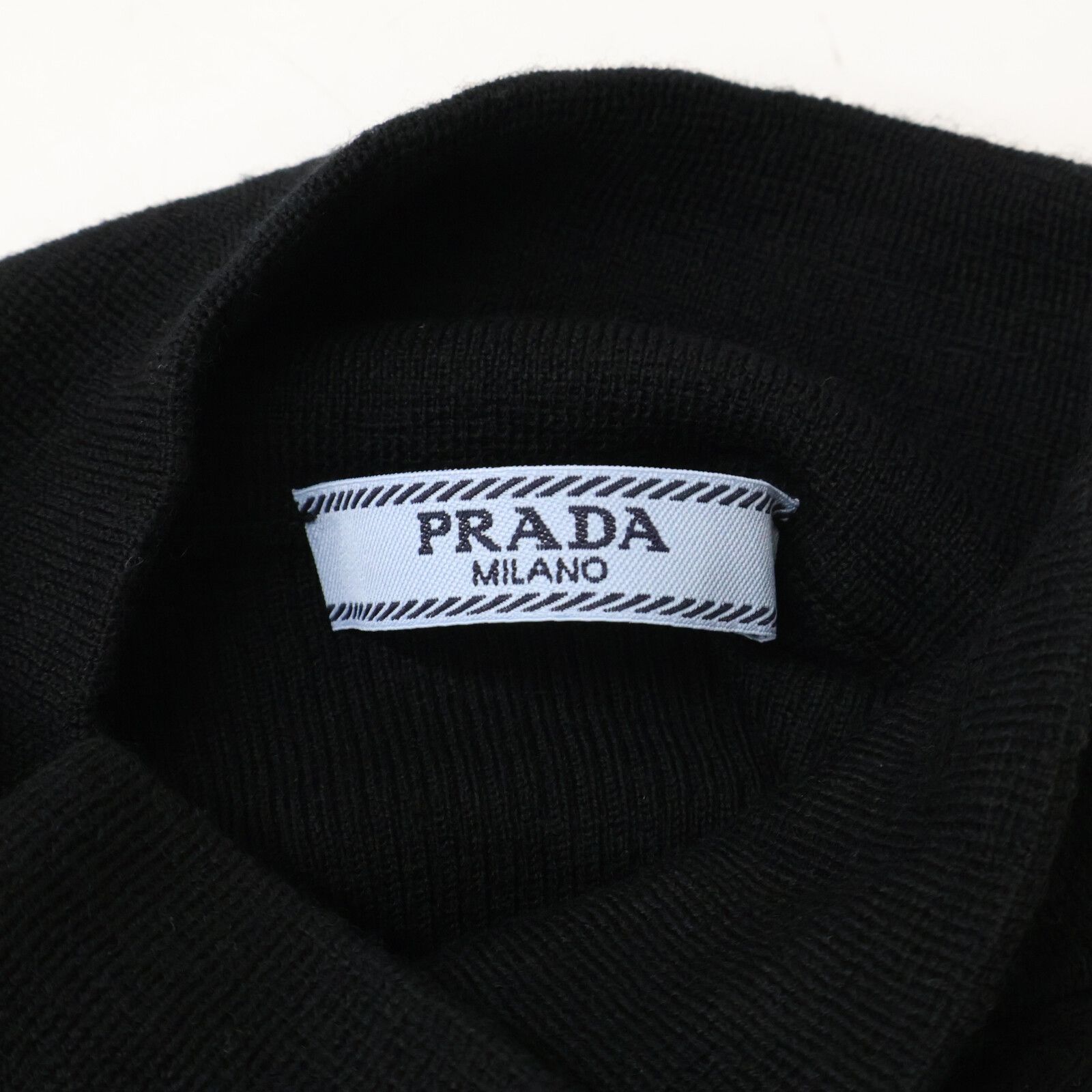 PRADA プラダ 【国内正規/25年製】P26567 トライアングルロゴプレート