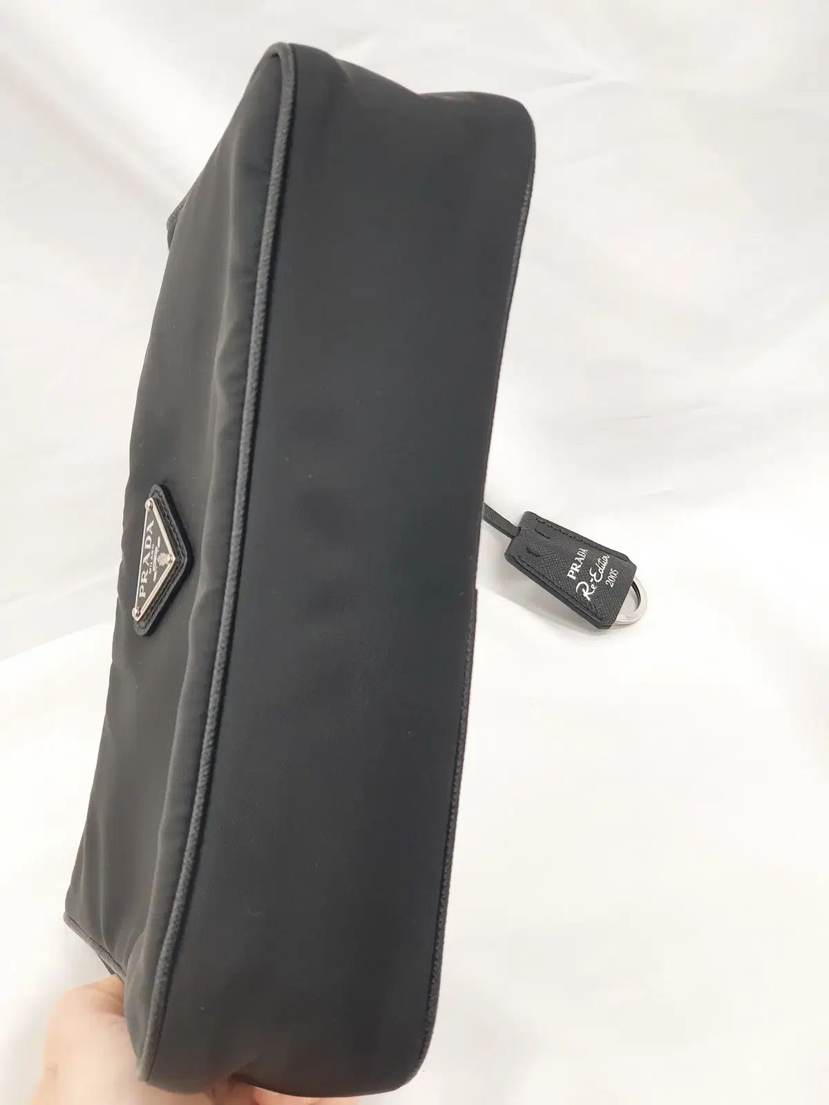 PRADA リーエディション 2005 ミニバッグ