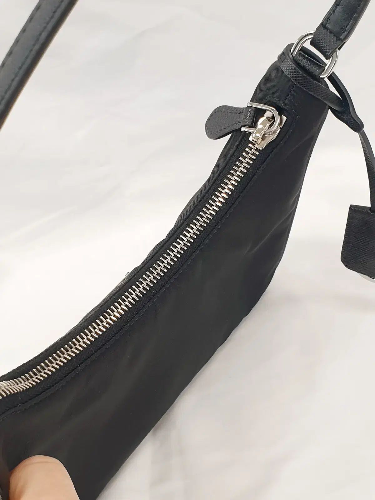 PRADA リーエディション 2005 ミニバッグ