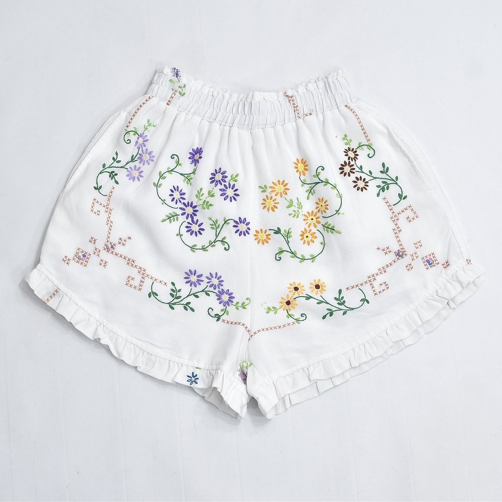 Remakeリメイク 再構築 テキスタイル フラワー 刺繍 フリル デザイン ショートパンツ ショーツ ホワイト 短パン 花柄 裏地付き 古着 W58〜98cm 12,008円