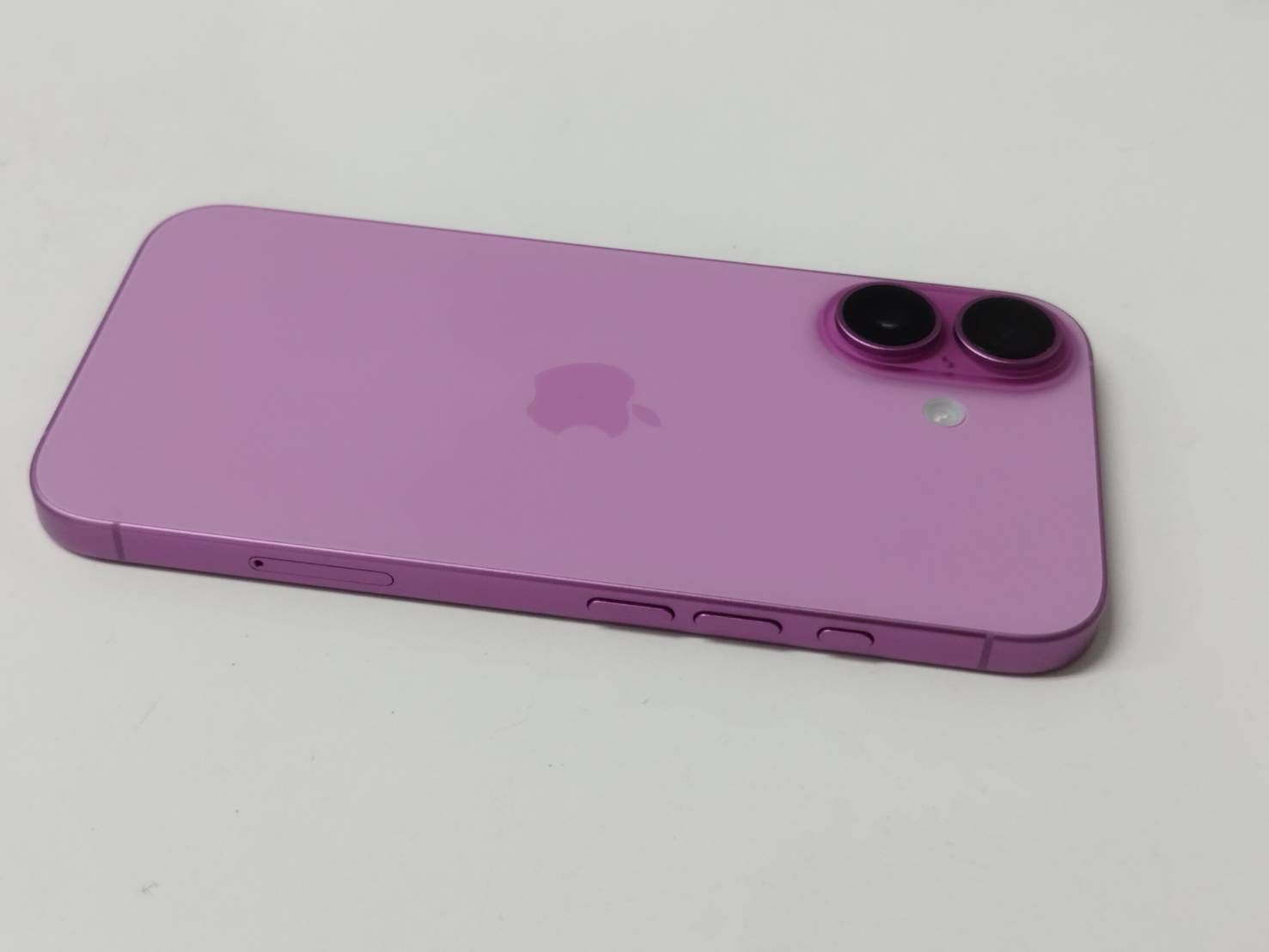 良品】iPhone 16/SIMフリー/A3286/128GB/ピンク〈MYDT3J/A〉バッテリー