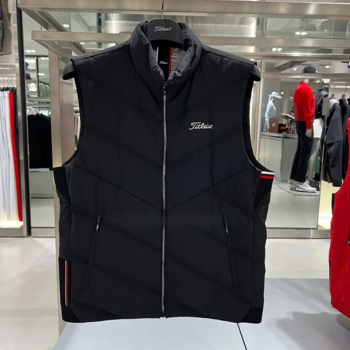 Titleist(タイトリスト) ベスト ブラック / 半袖T ブラック / ハーフパンツ ブラック
