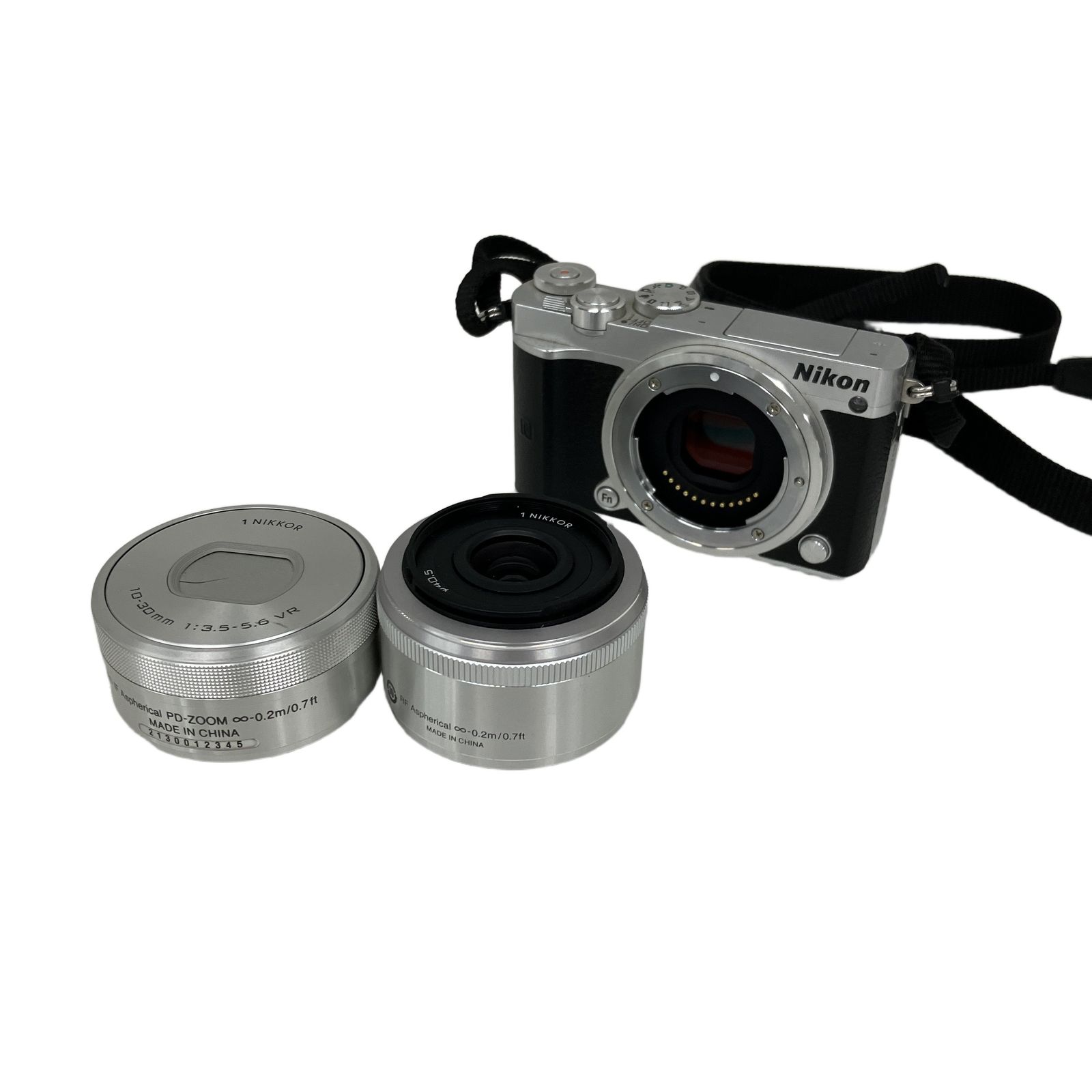 Nikon ニコン 1 J5 ミラーレス 一眼カメラ NIKKOR 10-30mm F3.5-5.6 18.5 レンズキット 中古 S11477938