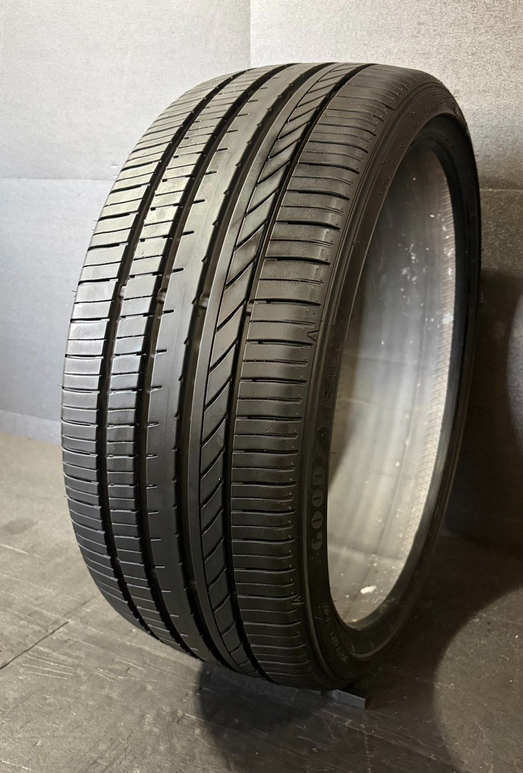 2024年製 約8.7分山 グッドイヤー　GOOD YEAR エフィシエントグリップ　Efficient Grip Comfort 215/35R19 1本 h_2791