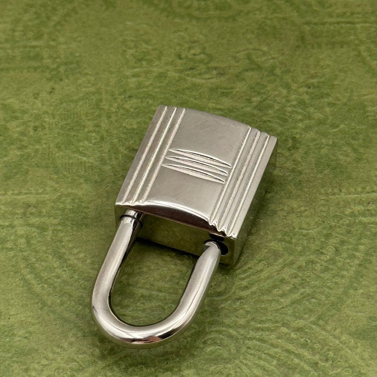 HERMES カデナ シルバー 50番 チャーム キーホルダー 鍵無し 7-63-61