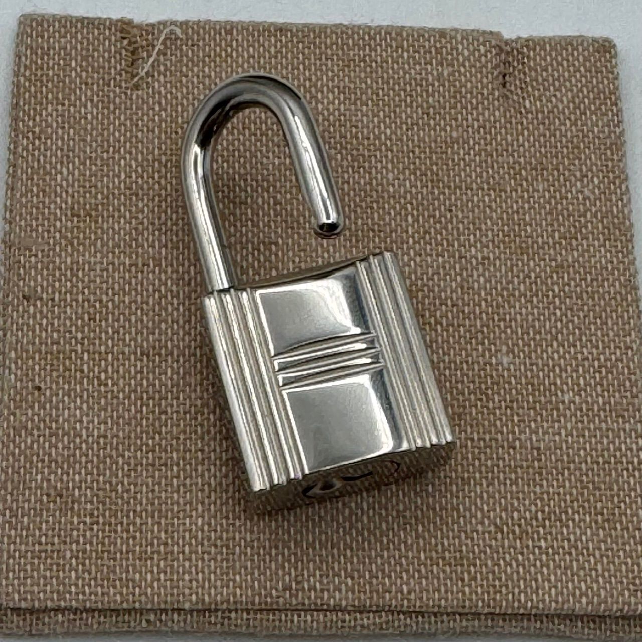 HERMES カデナ シルバー 50番 チャーム キーホルダー 鍵無し 7-63-61