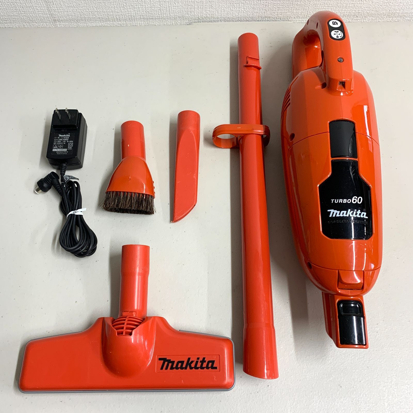 マキタ 充電式 クリーナー CL113FD 紙パック式 makita 掃除機
