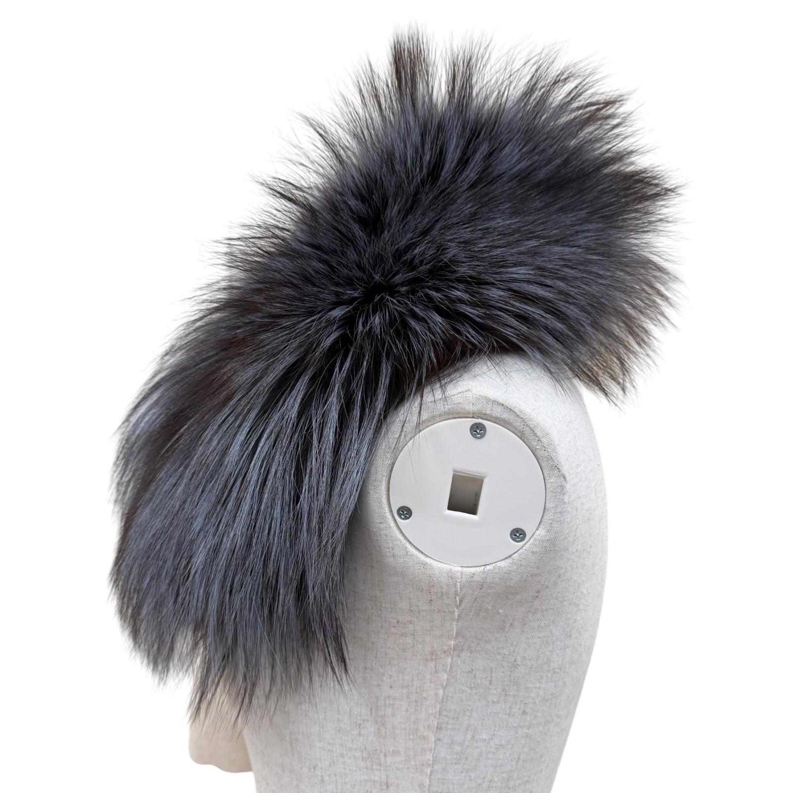美品☆FENDI フェンディ フォックスファー ロゴ金具 レザー使い ティ