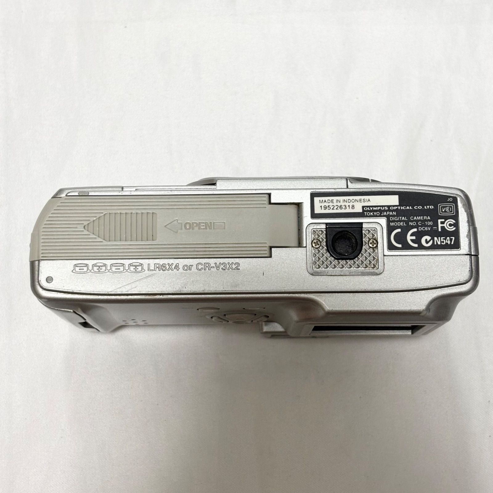 送料無料】OLYMPUS/オリンパス/C-100/シルバー/コンパクトデジタル