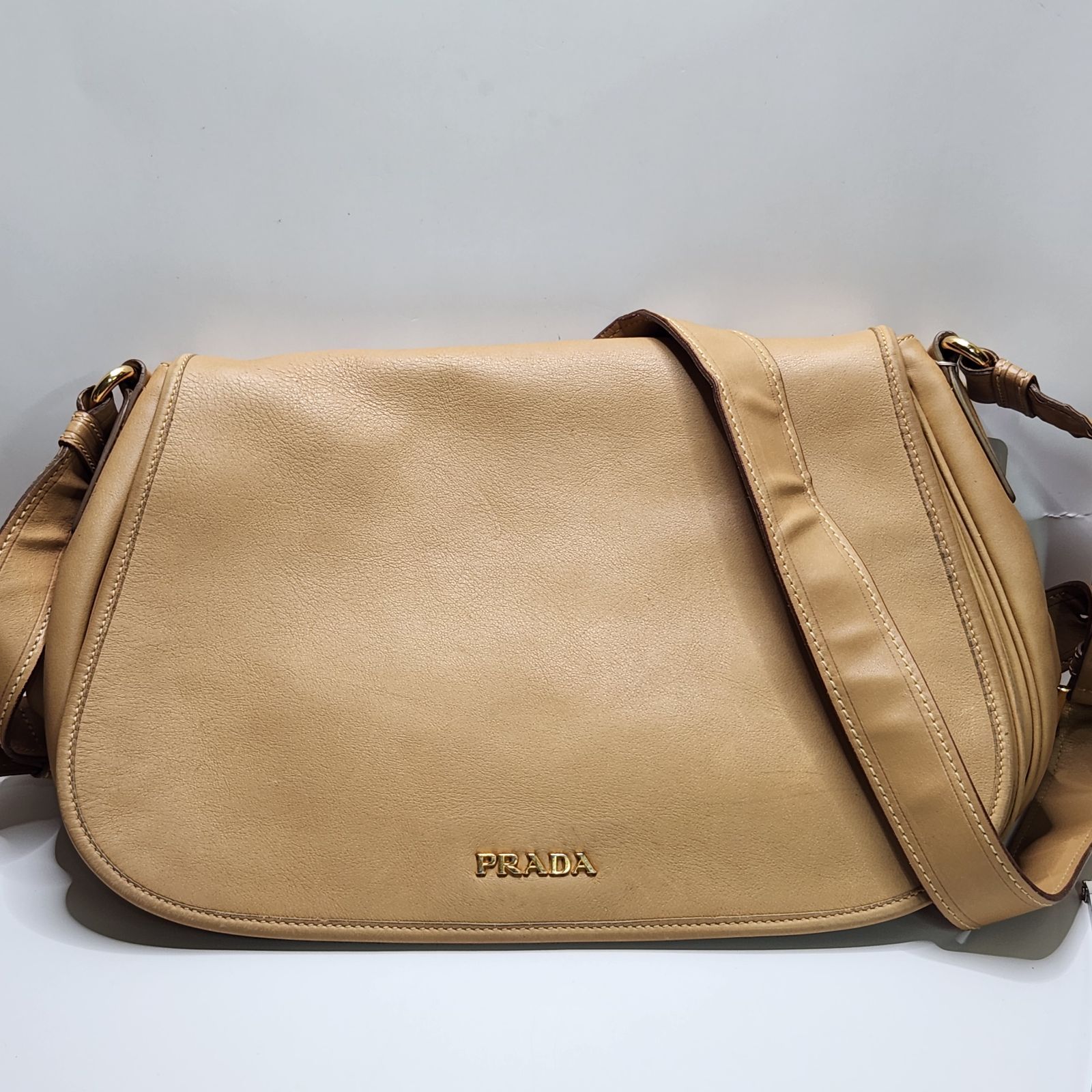 PRADA プラダ レザー ショルダーバッグ ベージュ ゴールド金具 肩掛け