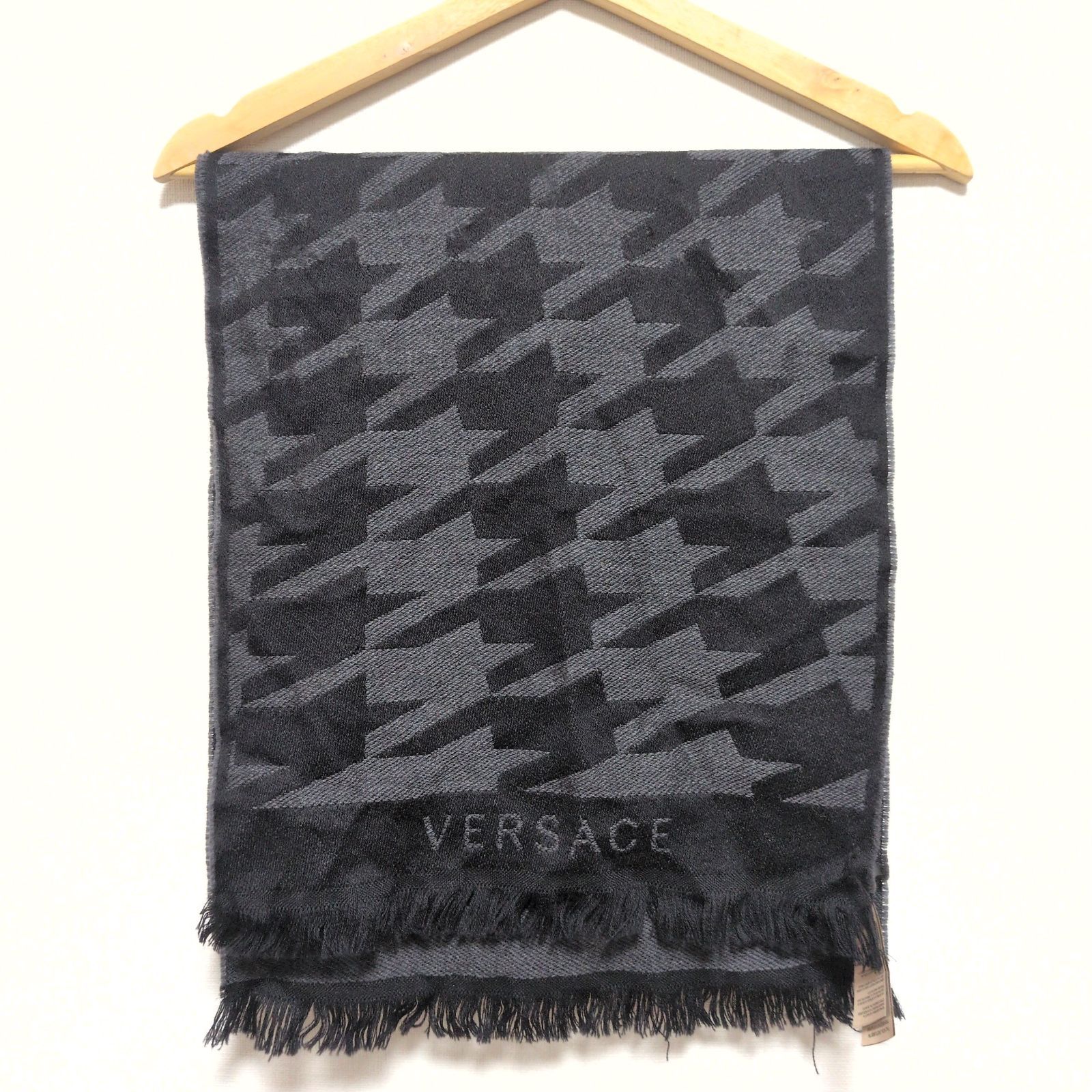Gianni Versace ジャンニヴェルサーチェ メデューサ ロゴ 刺繍 ウール