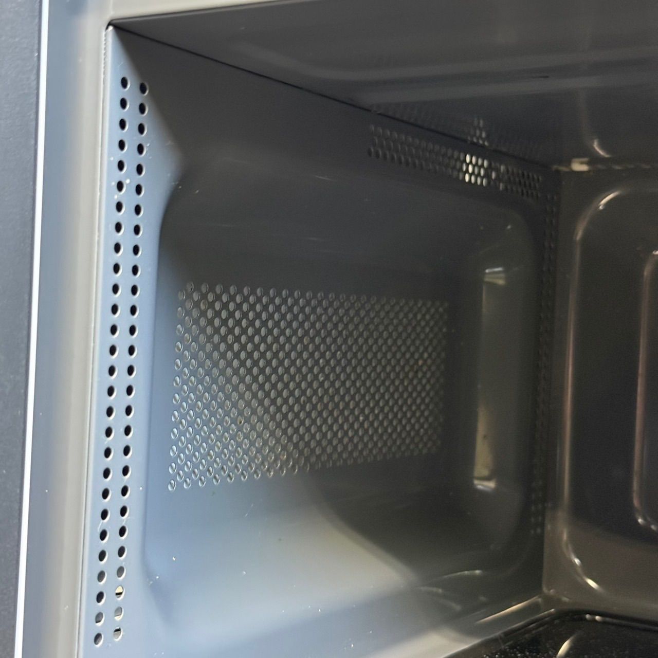 ☆送料込！TOSHIBA 東芝 電子レンジ ER-M17Y(W) 17L フラット庫内 2023