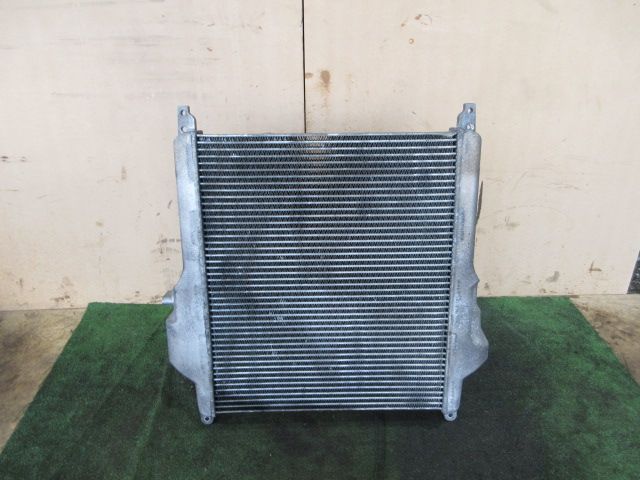 インタークーラー いすゞ ギガ　CYY51V5Z C-12-7866 29,250円