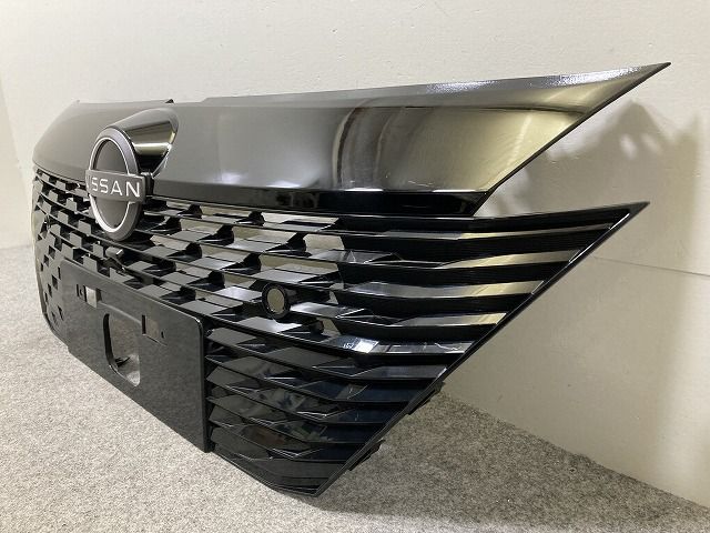 車 日産 AURAニスモ前期 ラジエターグリル