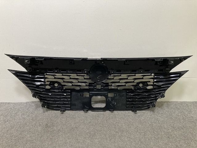 車 日産 AURAニスモ前期 ラジエターグリル