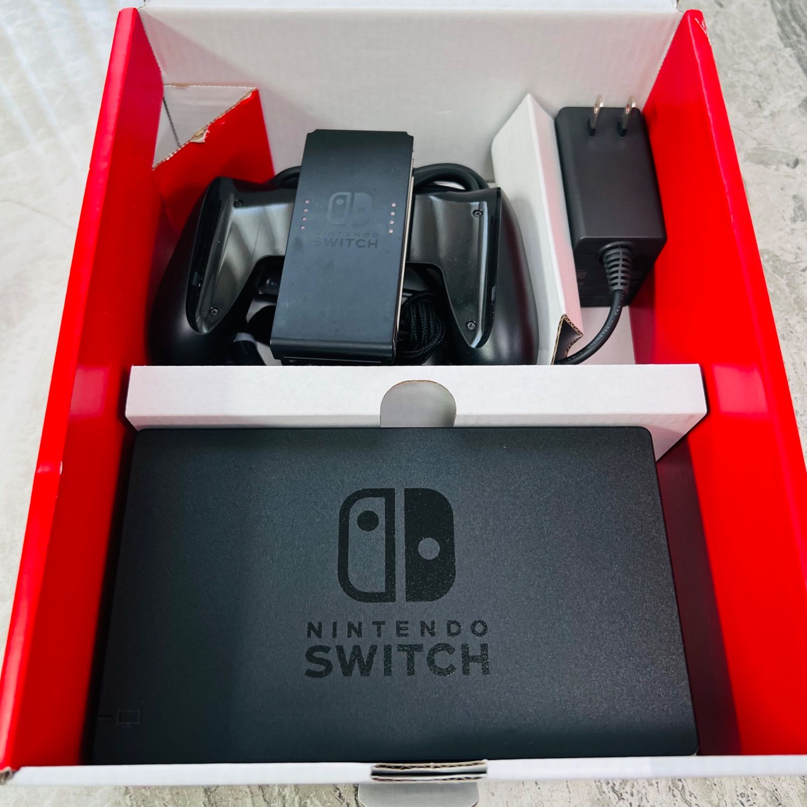 Nintendo Switch 本体 バッテリー強化版 2024年製 【美品】 完動品】Nintendo Switch スイッチ 本体 バッテリー強化版 2024年製 箱