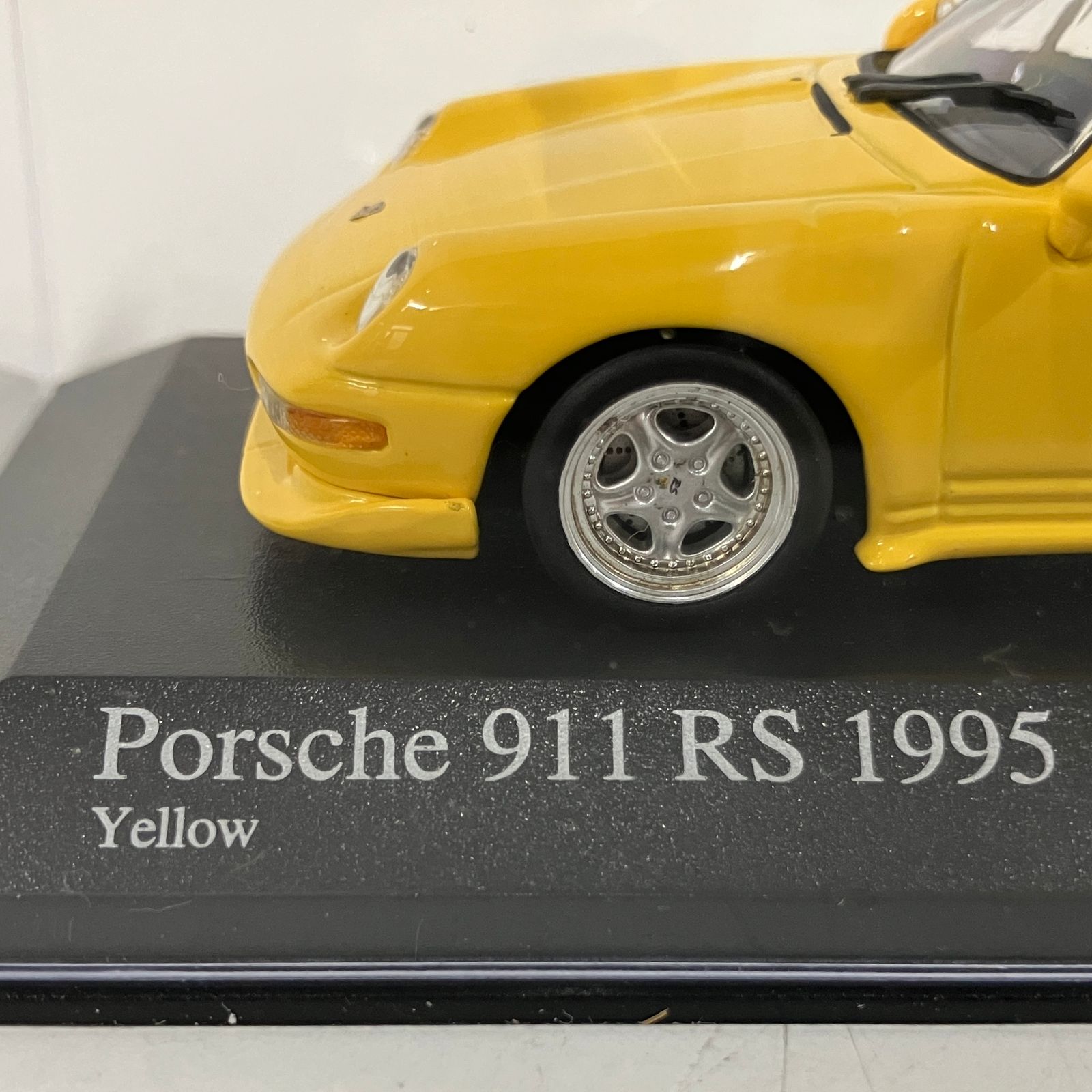 MINICHAMPS 1/43 Porsche 911 (993) Turbo ターボ 1995 Speedgelb