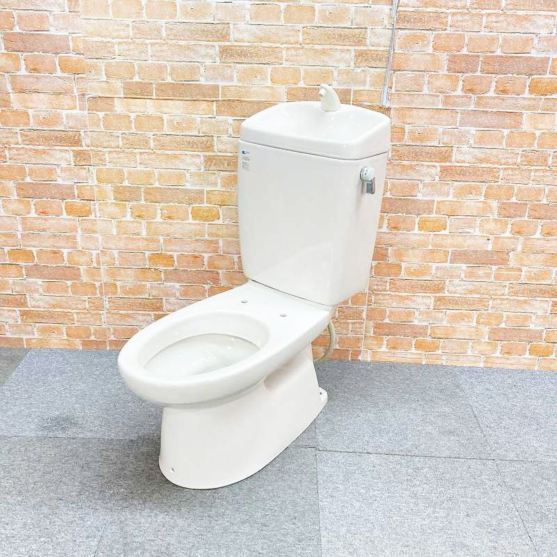 【中古品】【美品】 INAX (イナックス) トイレ 洋式便器 (床下排水) 「GBC-220S」 排水芯200mmとタンク「GDT-3820(T-885)」 一式セット #BN8 41G