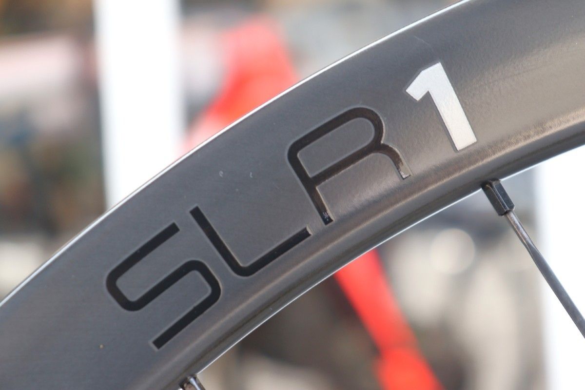 ジャイアント GIANT SLR1 42 DISC シマノ 11S/12S カーボン