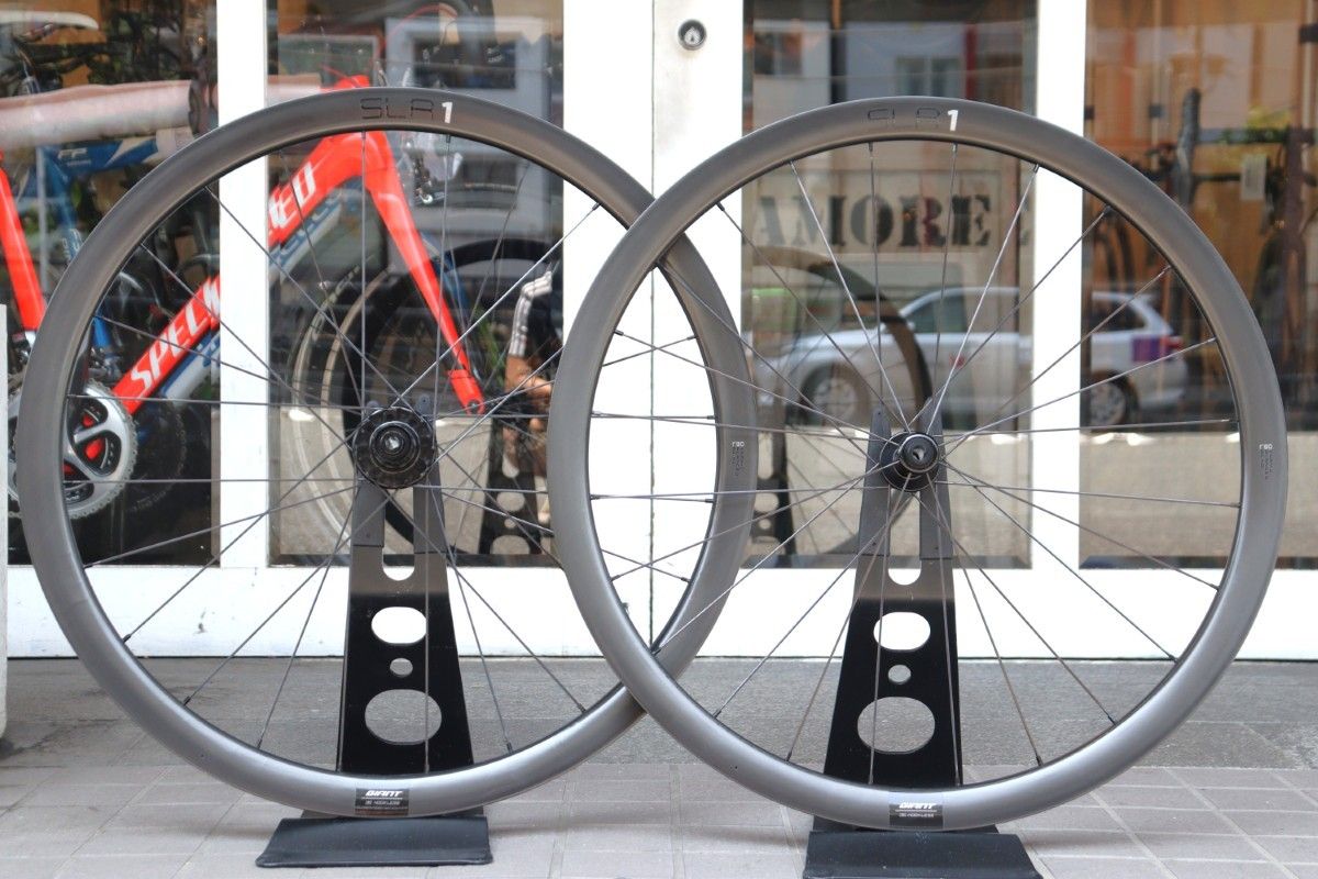ジャイアント GIANT SLR1 42 DISC シマノ 11S/12S カーボン