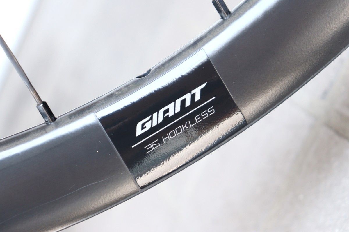 ジャイアント GIANT SLR1 42 DISC シマノ 11S/12S カーボン
