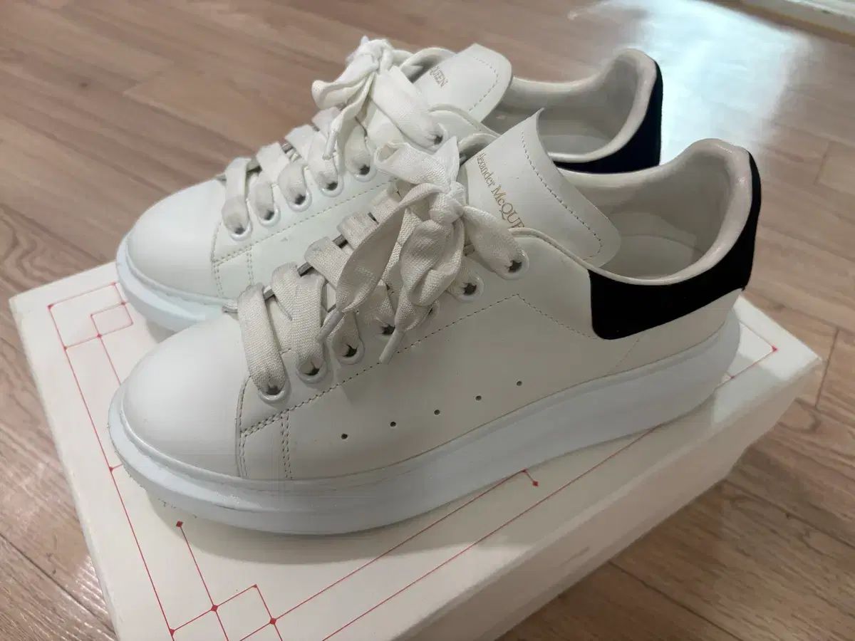 Alexander McQueen スニーカー（正規品）