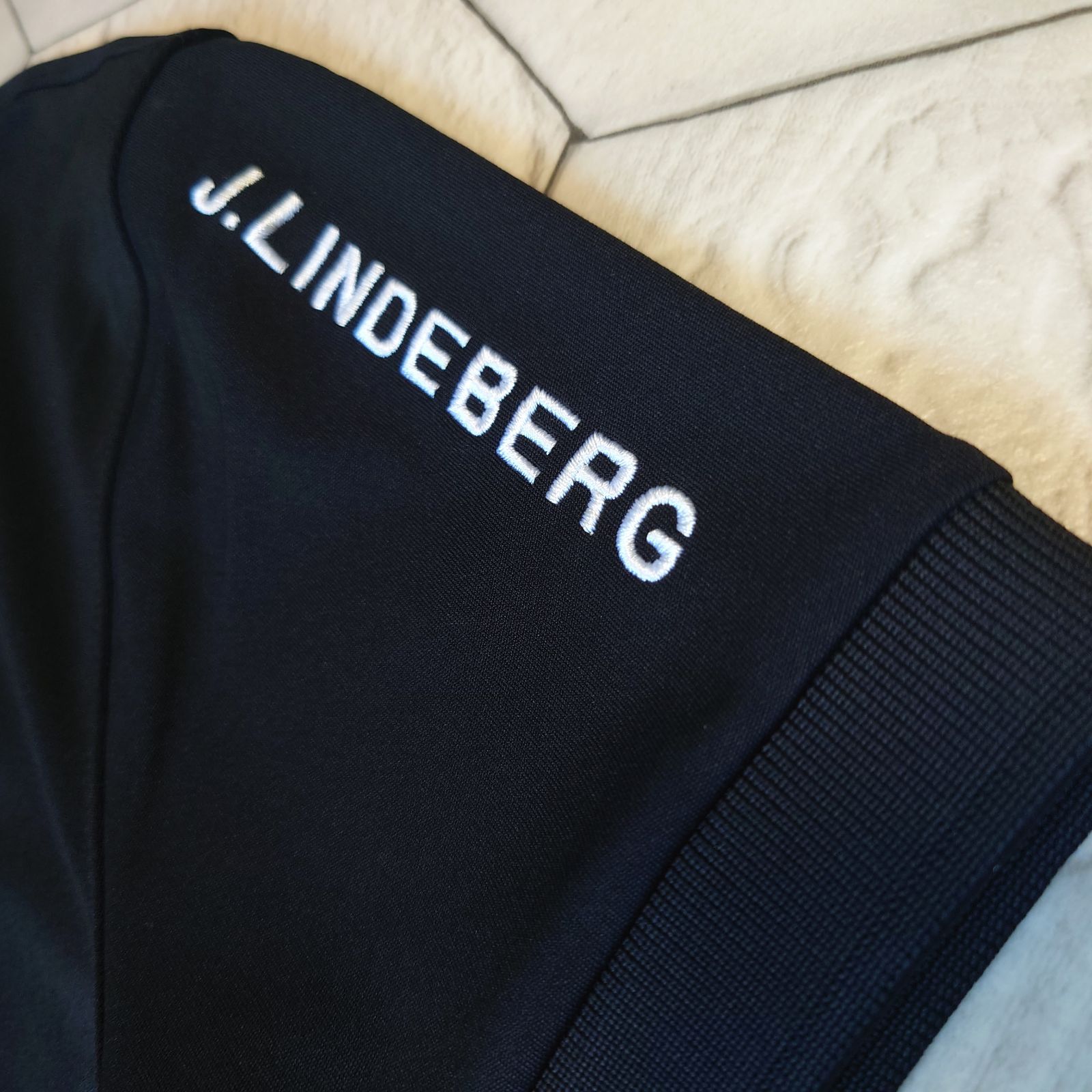 未使用レベル J.LINDEBERG Tour Tech ポロシャツ モノトーン ブラック