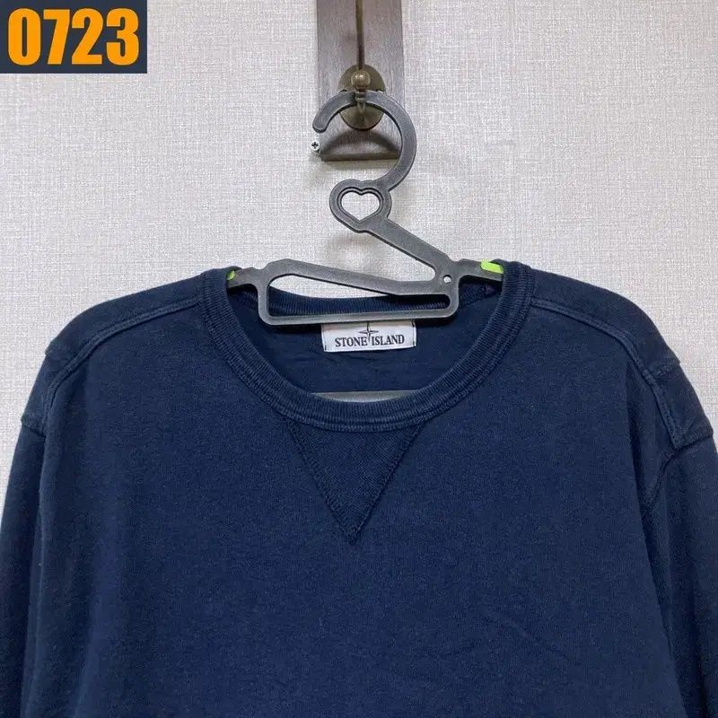 105 ストーンアイランド ネイビー スウェットTシャツ - メルカリ