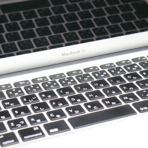 超美品 MacBook Air 2015 13インチ 第5世代 Core i5 4GB SSD 256GB